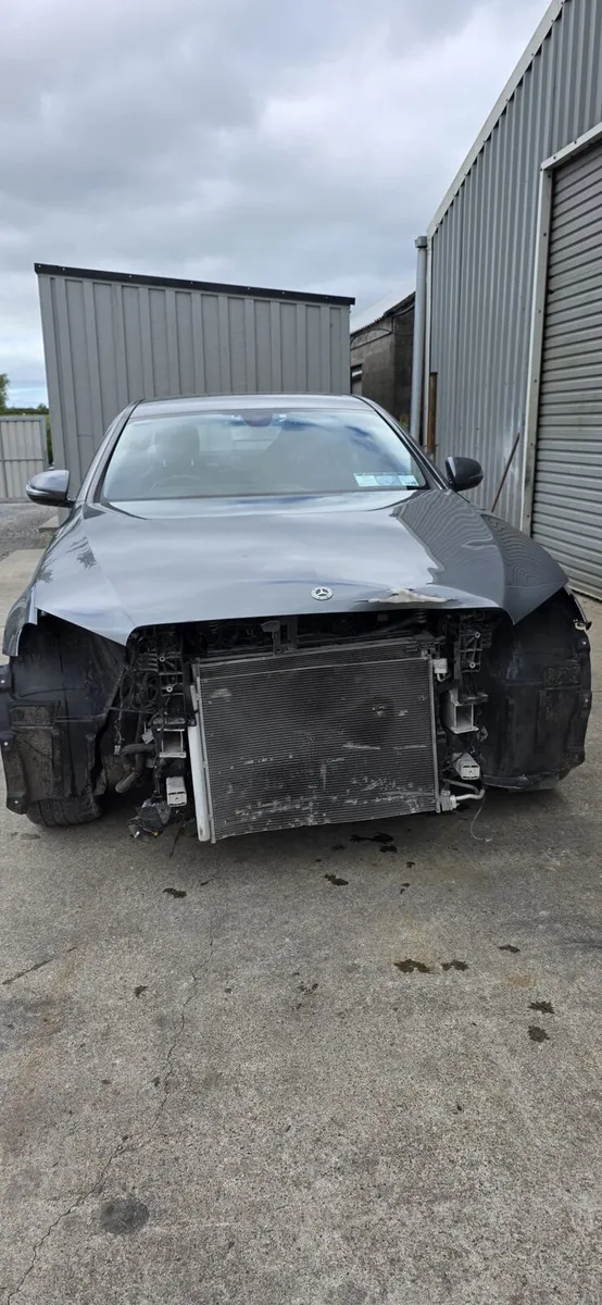 192 Mercedes E350 - Image 3