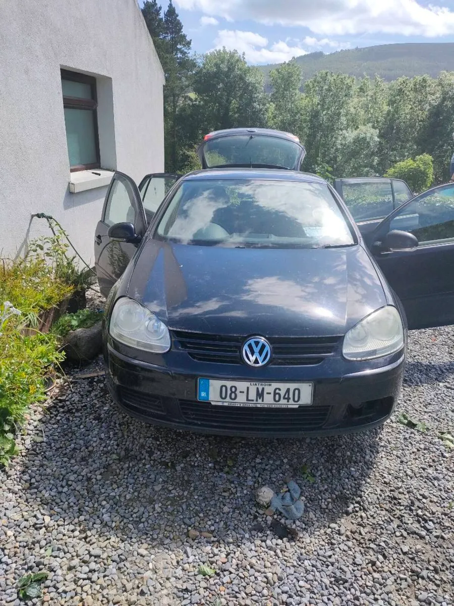 Car for parts - Image 1