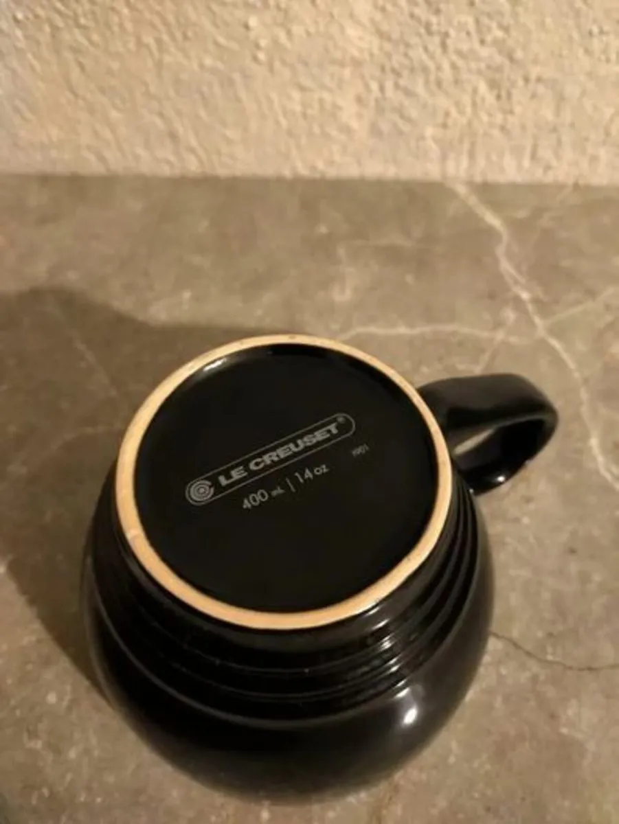 Le Creuset Large Coffee Cup in Onyx Black - Image 2
