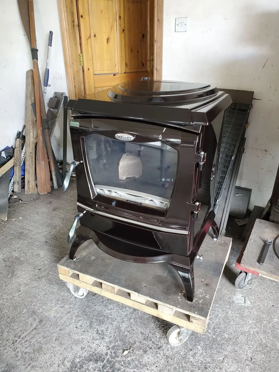 Stanley Reginald solid fuel stove with boiler. - Image 4