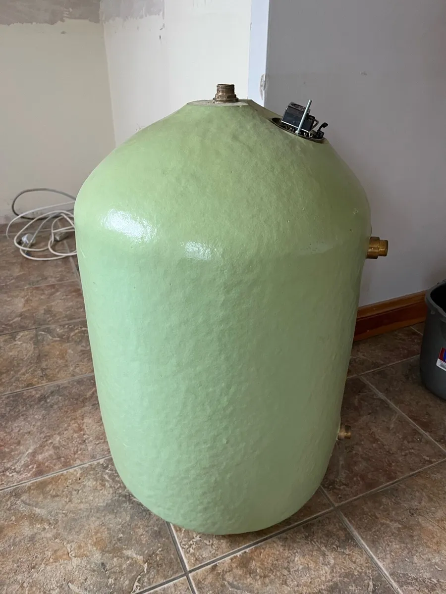 Insulated copper cylinder - Image 1