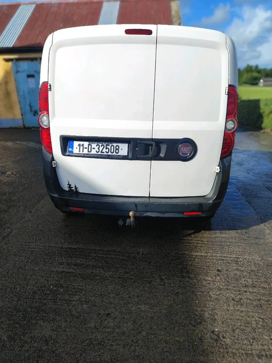 Van - Image 4