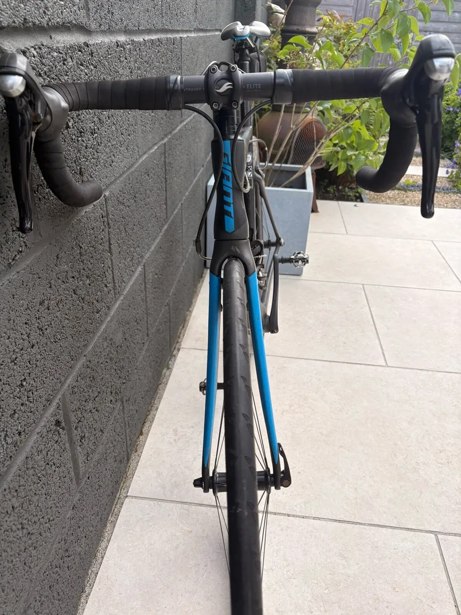 Giant propel Advanced Sl aero road bike - Image 4