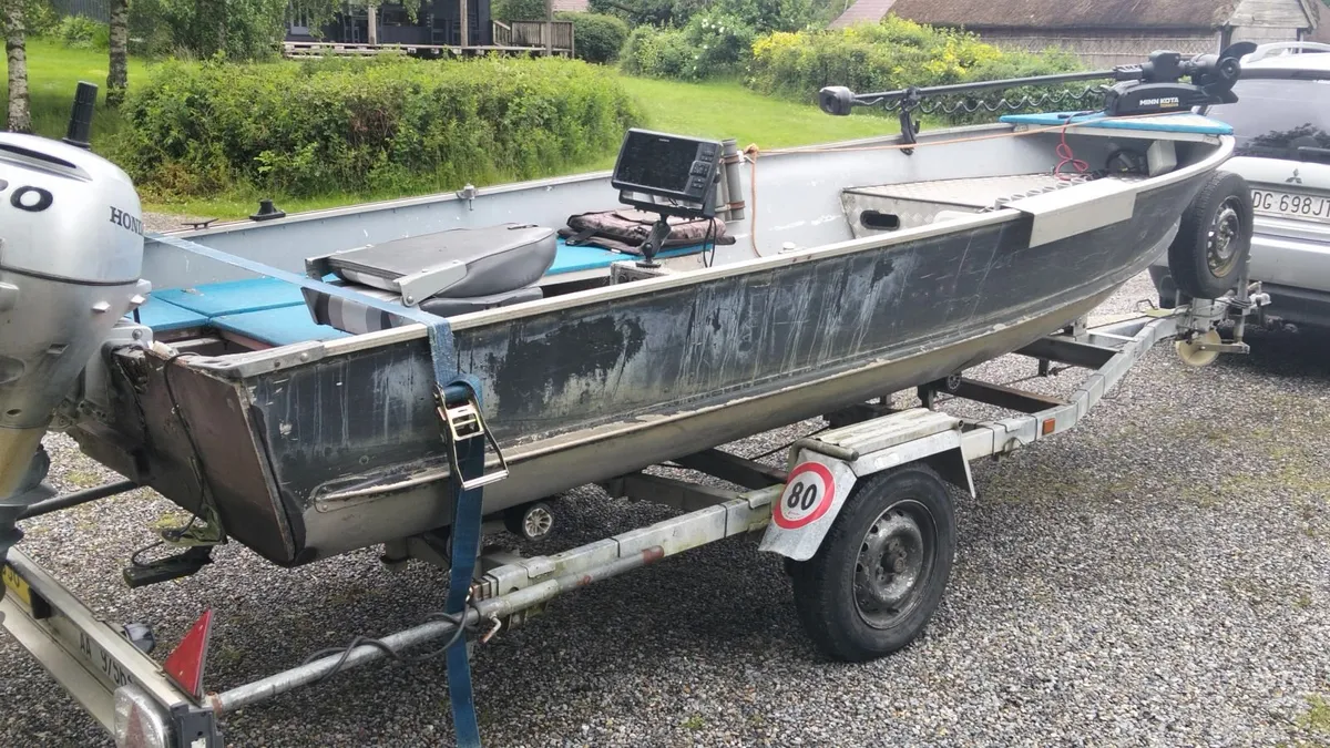 Fishing boat and trailer - Image 4