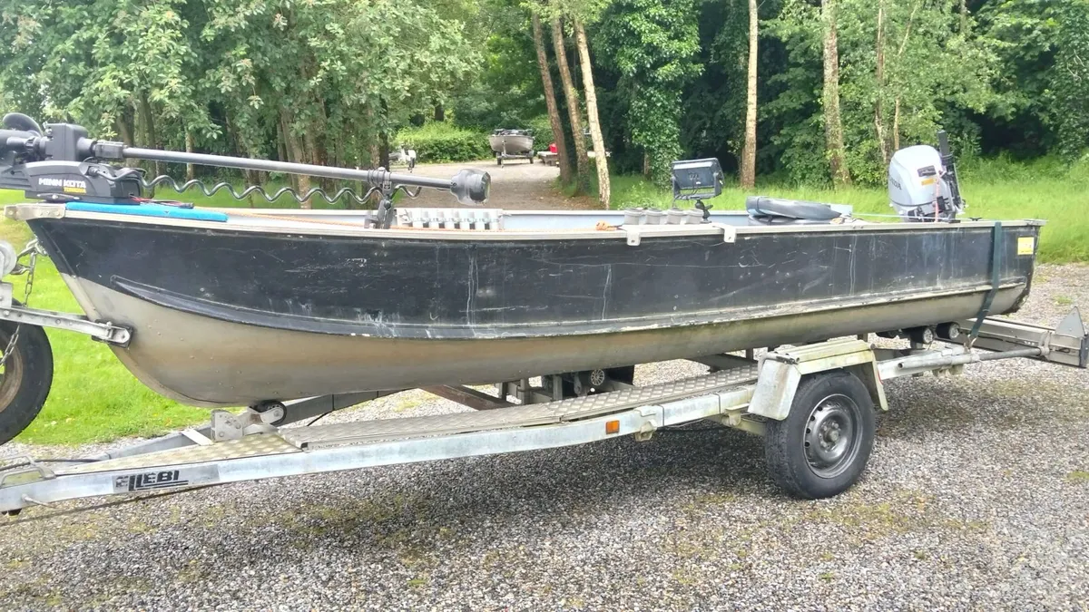 Fishing boat and trailer - Image 2