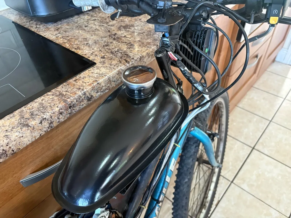 ENGINE BIKE, RUNNING SMOOTHLY, HELMET INCLUDED! - Image 4
