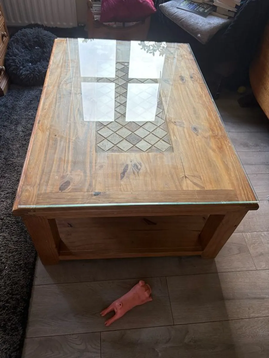 large pine coffee table - Image 1