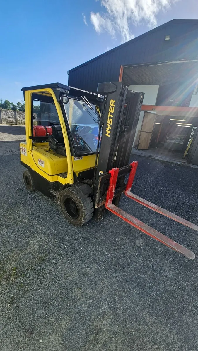 2016  Hyster 3 Ton Forklift - Image 3
