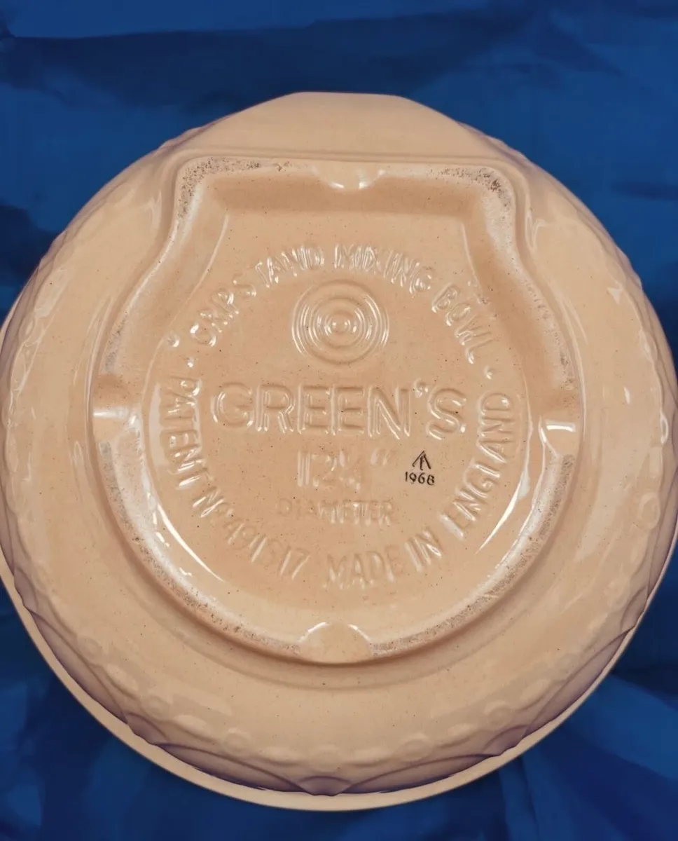 T.G. Green The Grip stand Mixing Bowl  - Image 3