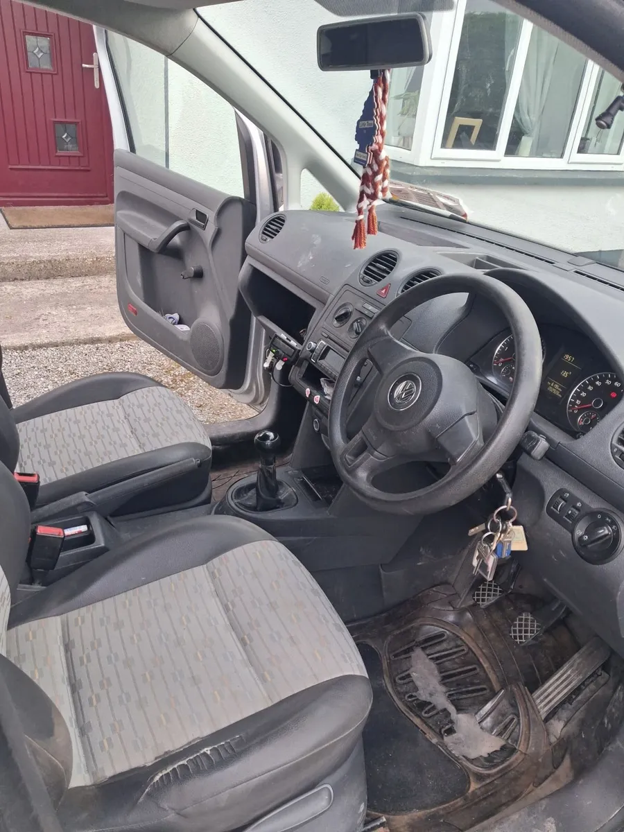 Volkswagen Caddy 2011 - Image 3