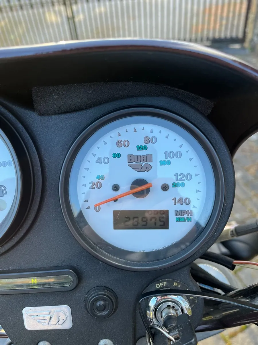 BUELL X1 Lightning (2000) - Image 2