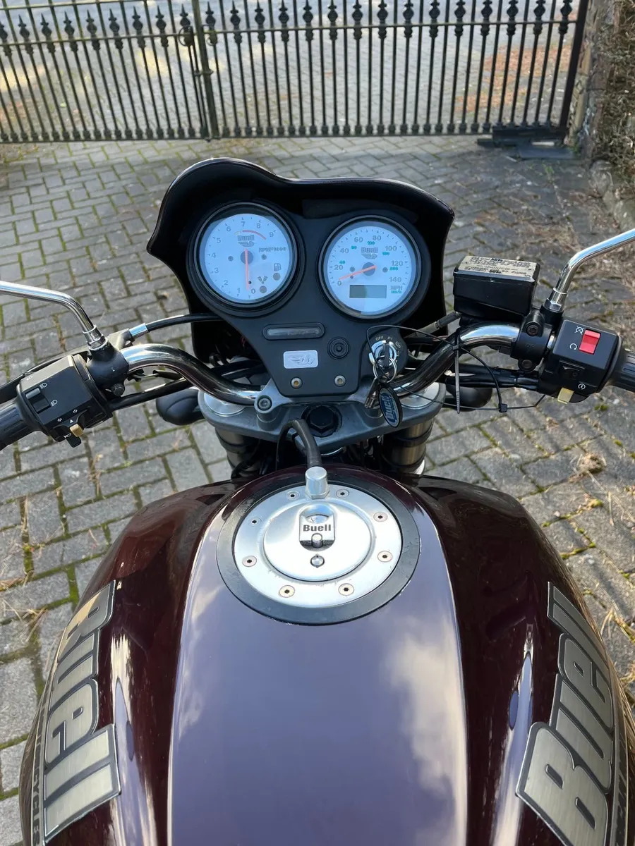 BUELL X1 Lightning (2000) - Image 4