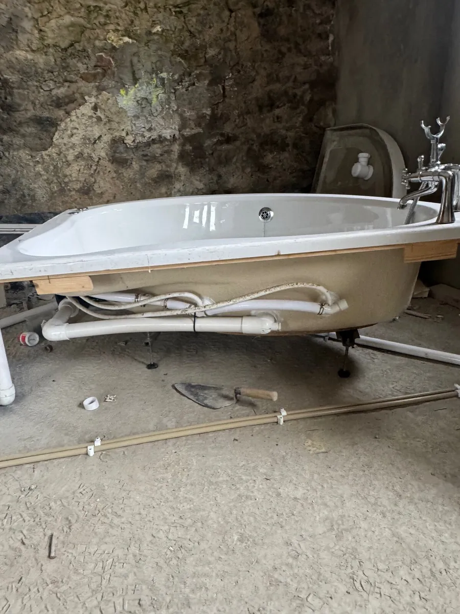 Jacuzzi Bath - Image 4