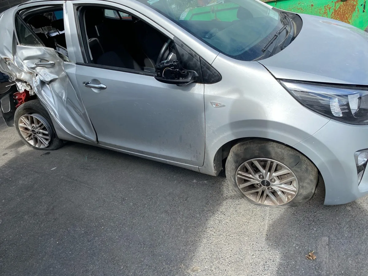 Kia picanto 2023 1.0 petrol - Image 3