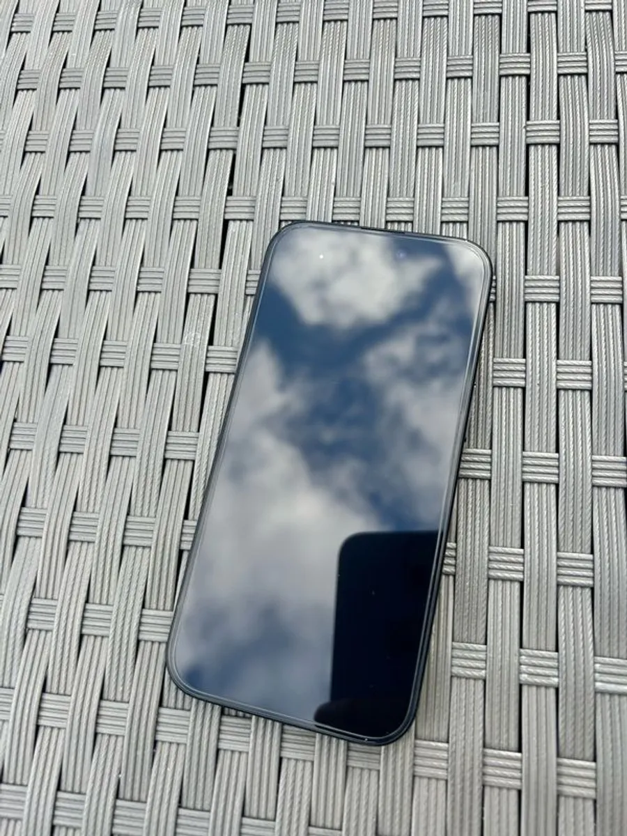 iPhone 15  128GB - Image 2