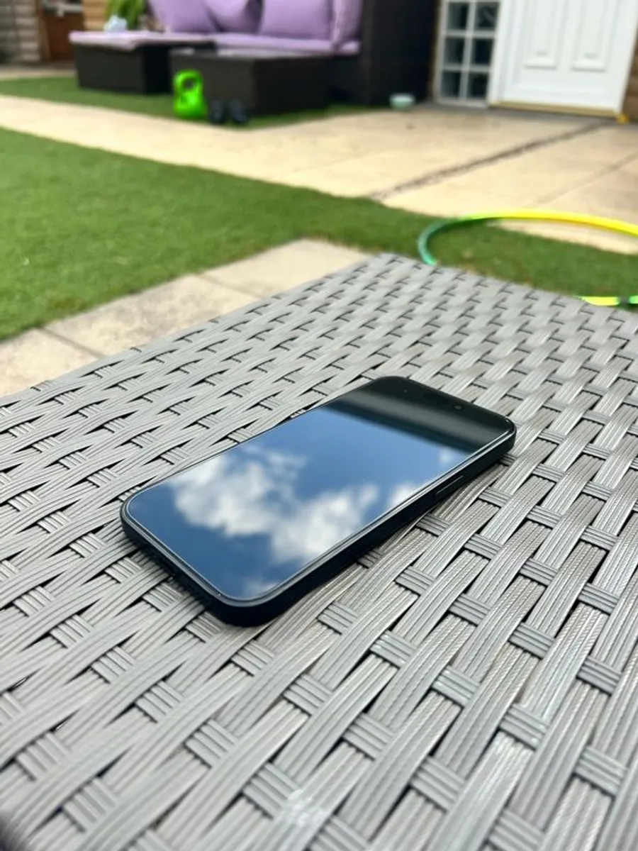 iPhone 15  128GB - Image 3