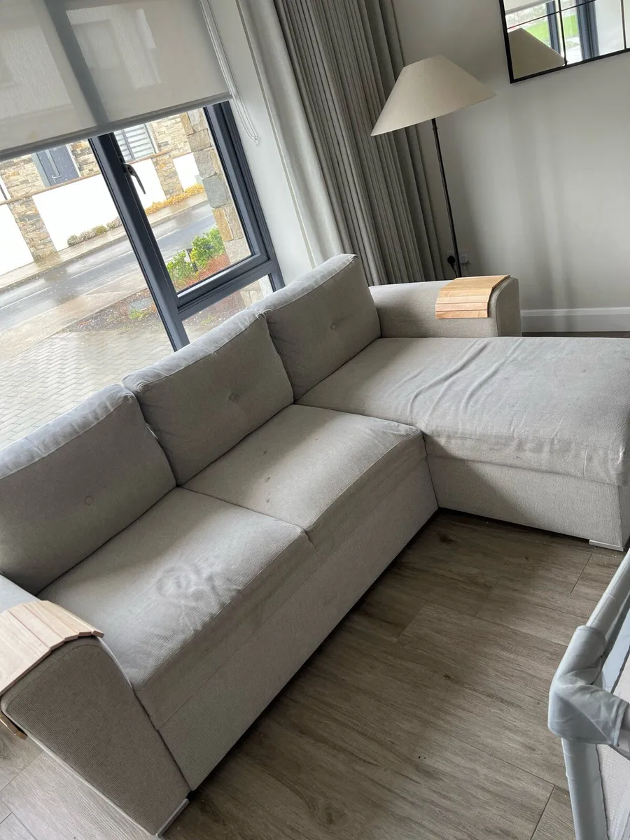 FREE 3 Seater Couch with sofa bed pullout - Image 1