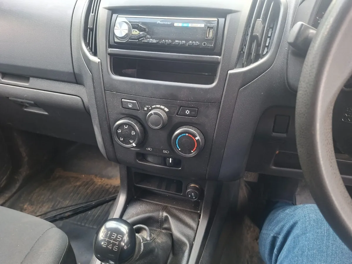 Isuzu D-Max 2016 - Image 4