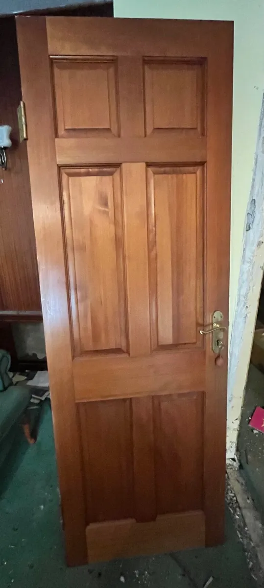 Free door