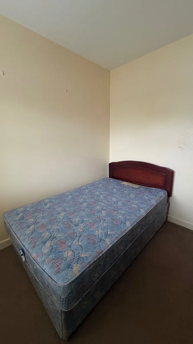 Bed - Image 1