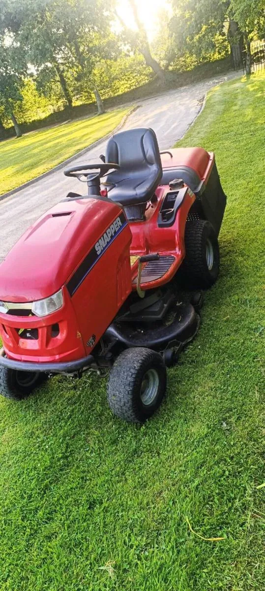 22 horse power Snapper mower - Image 1