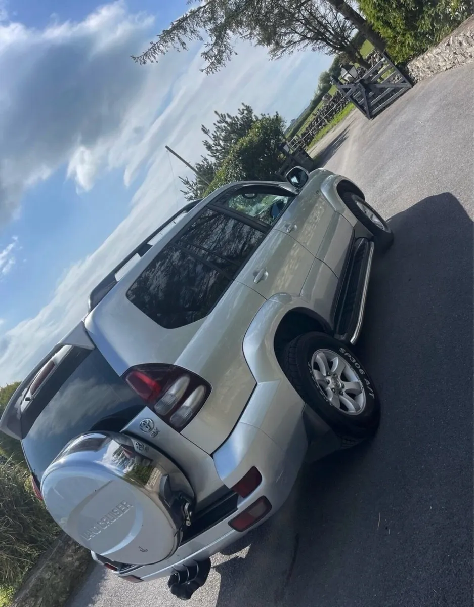 2006 Toyota Land Cruiser - Image 2