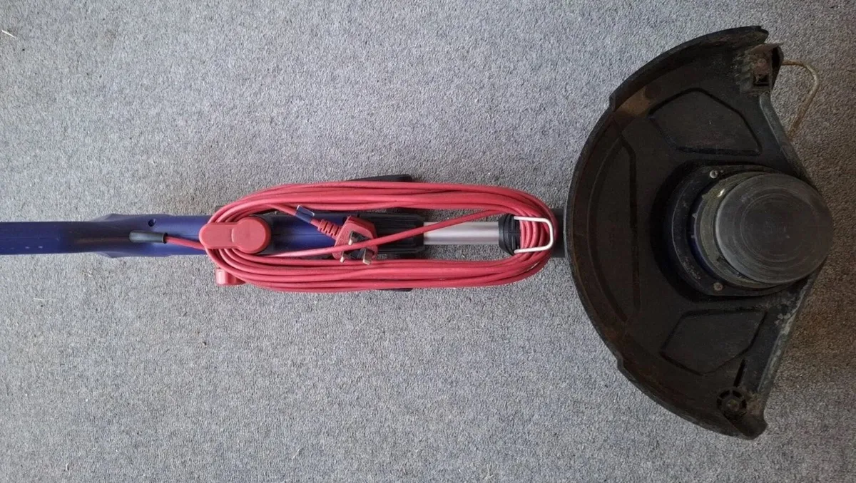 Spear & Jackson 600W Grass Strimmer - Image 2