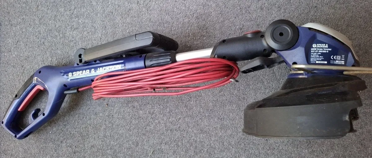 Spear & Jackson 600W Grass Strimmer - Image 1
