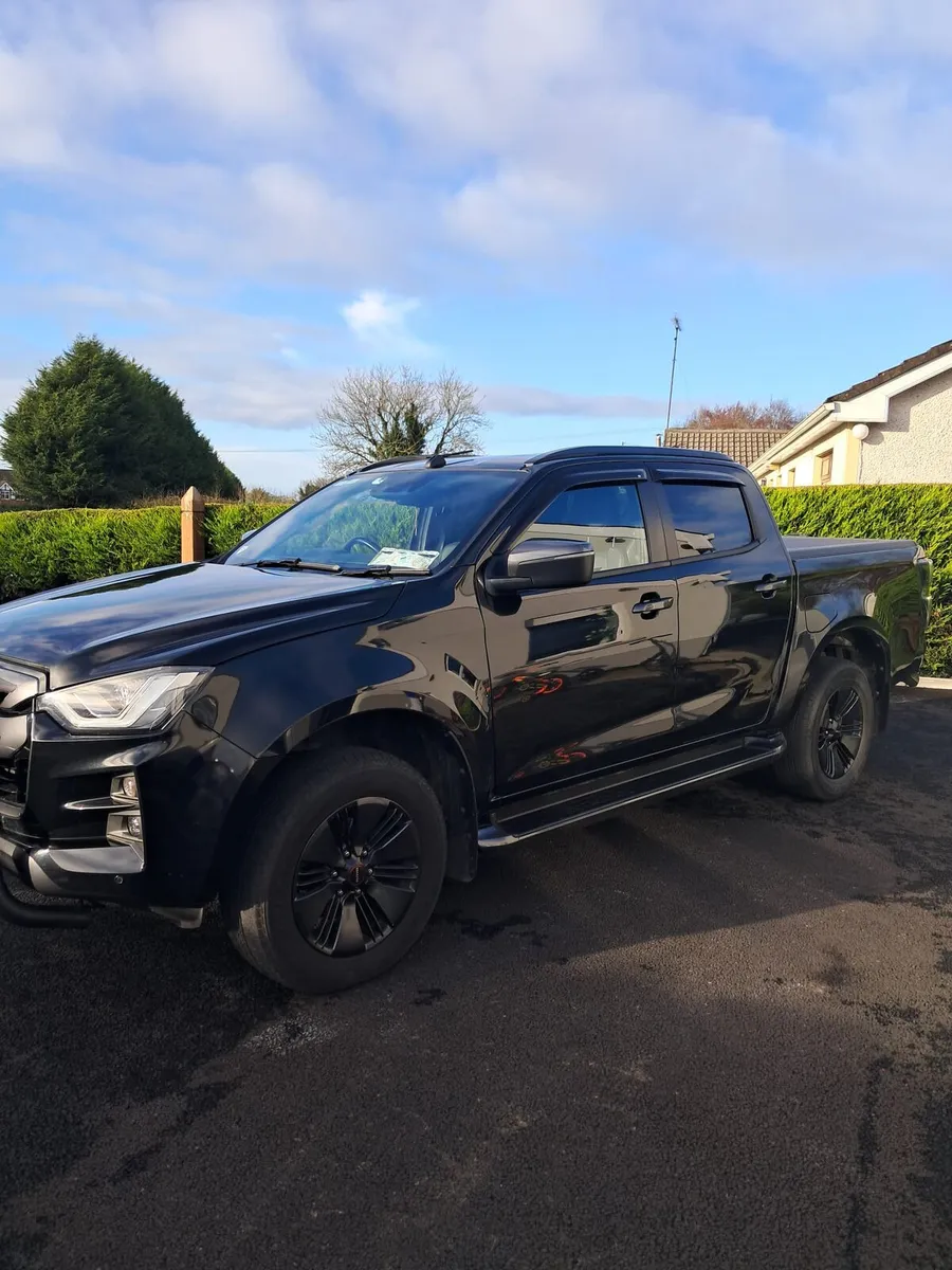 2021 Isuzu Dmax top spec - Image 4