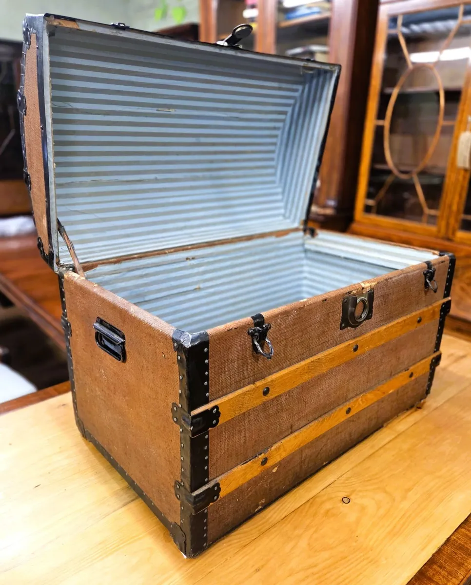 Late Victorian Steamer Trunk- Circa 1895 - Image 4