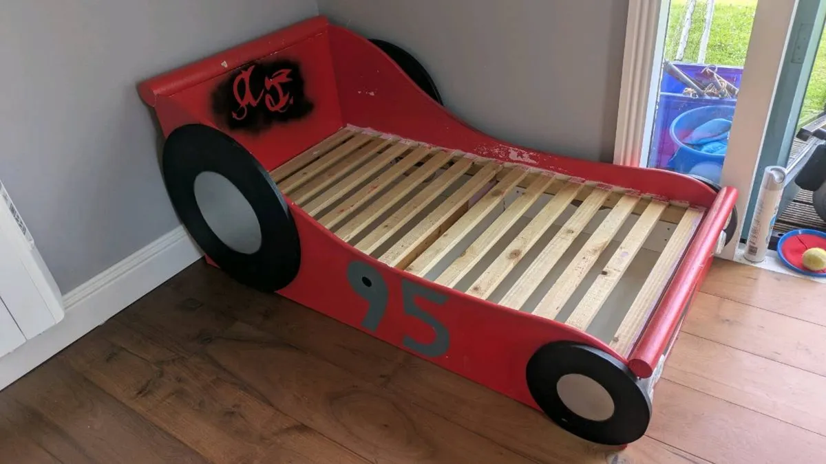 Child's bed - Image 2