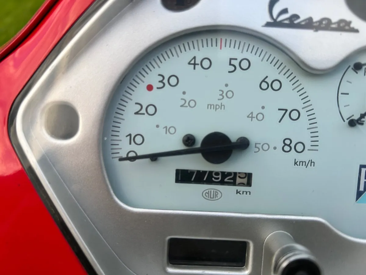Vespa lx 50 for parts or repair. - Image 3