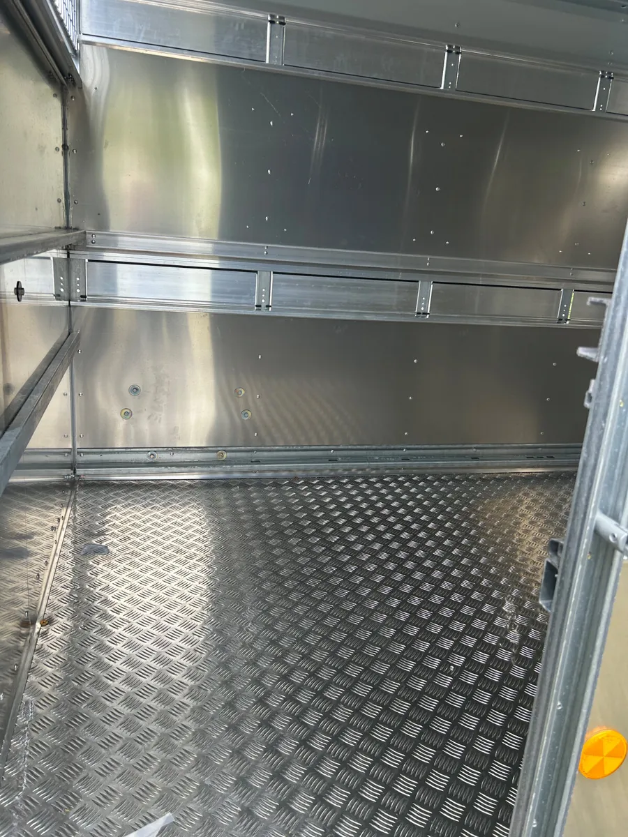New Ifor Williams 12ft Ta510 Livestock Trailer - Image 3