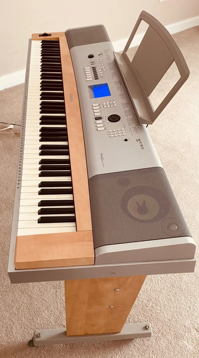 Piano keyboard - Image 1