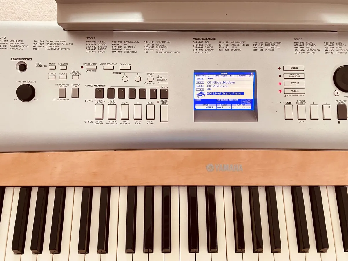 Piano keyboard - Image 2