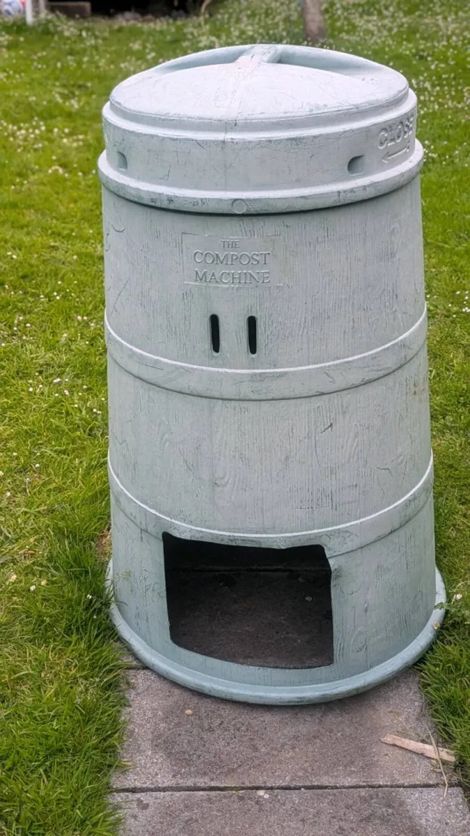 Compost bin