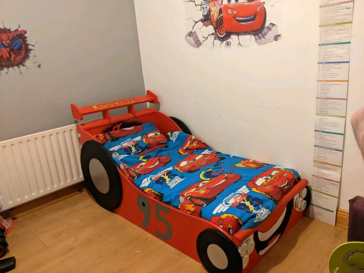 Child's bed - Image 1