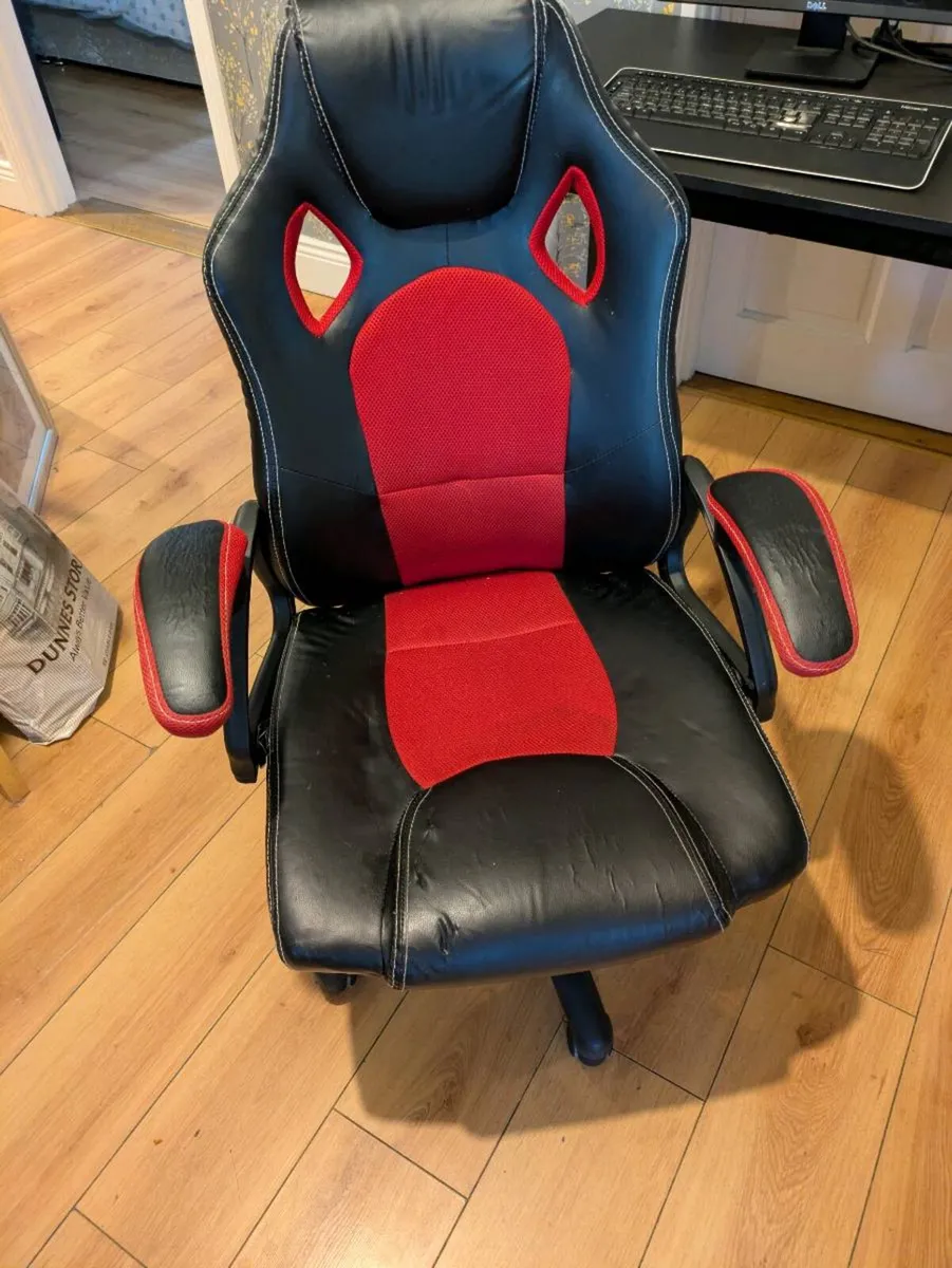 Gaming desk and chair plus extras - Image 2