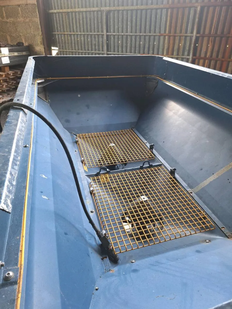 Bogballe 1 ton spreasder - Image 2