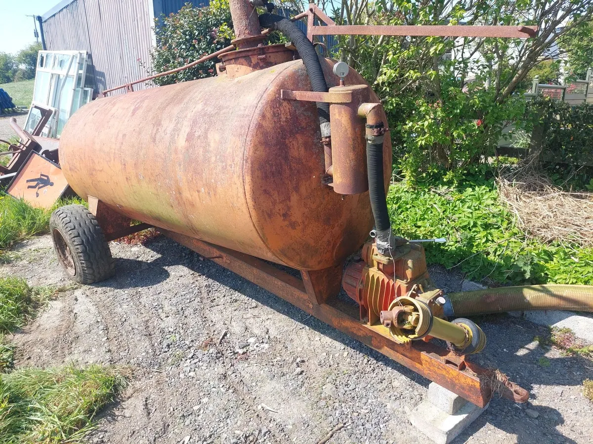 Slurry tanker - Image 1