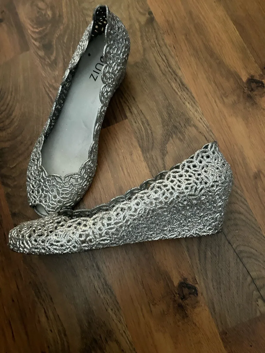 Quiz Silver Low wedge shoe size 6 - Image 1