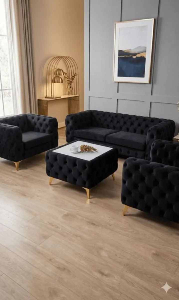 Chesterfield coffee table with glass - Image 3