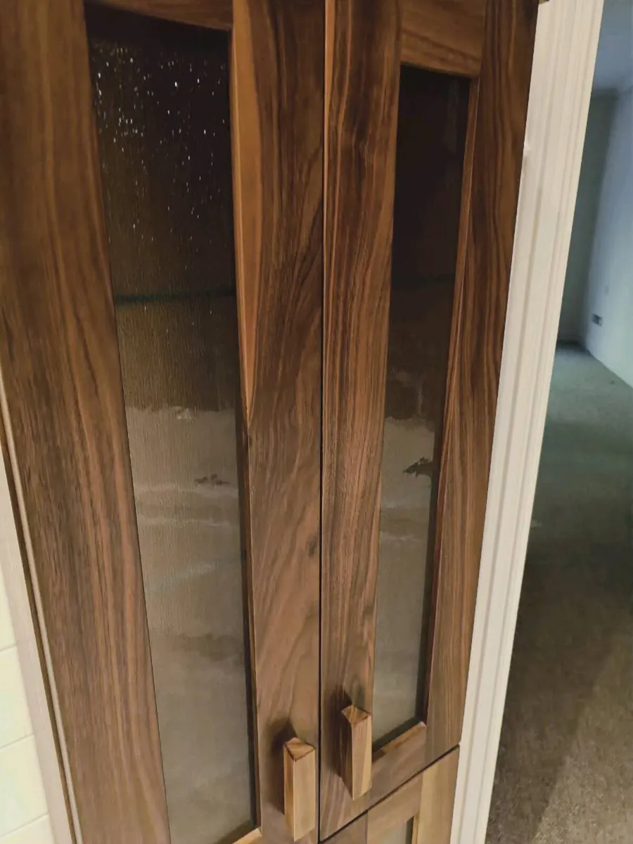 Quality wooden Bathroom cabinet floor/wall standin - Image 2