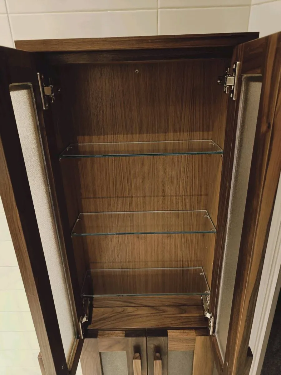 Quality wooden Bathroom cabinet floor/wall standin - Image 4