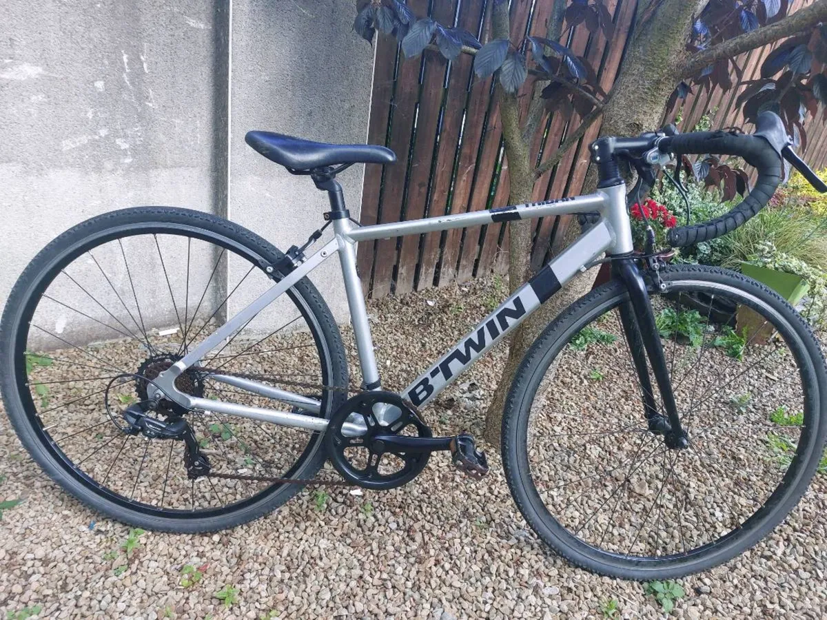 Mens road bike. - Image 1
