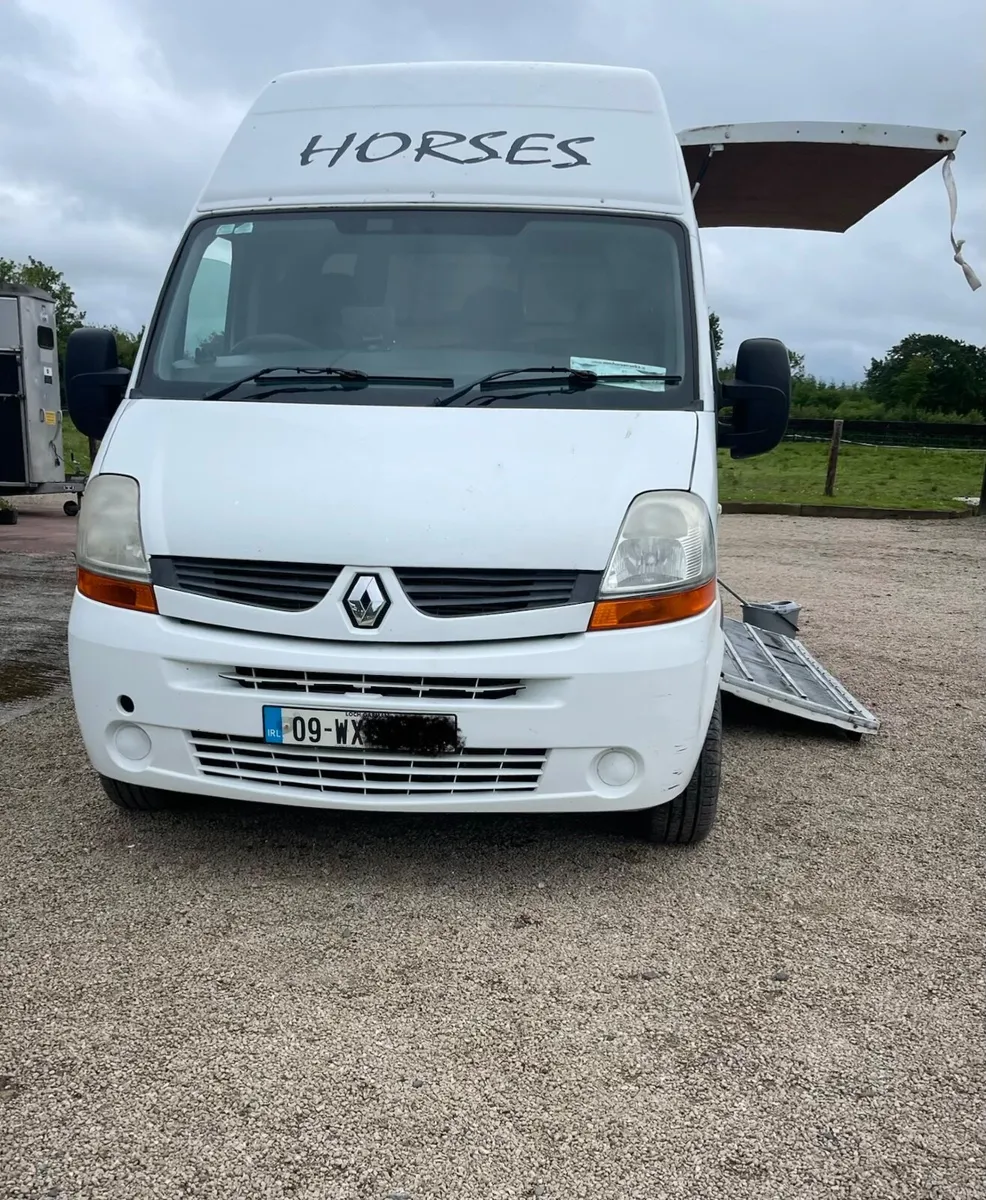 Two Horse Van - Image 1