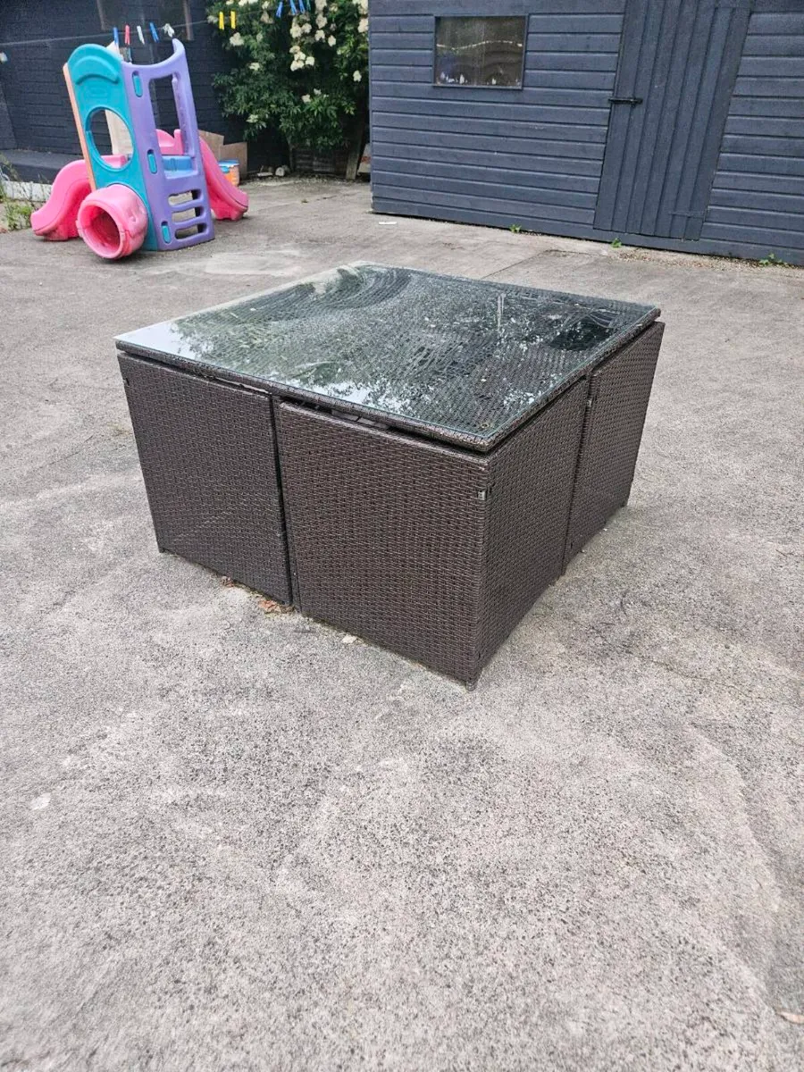 Garden furniture - Image 1