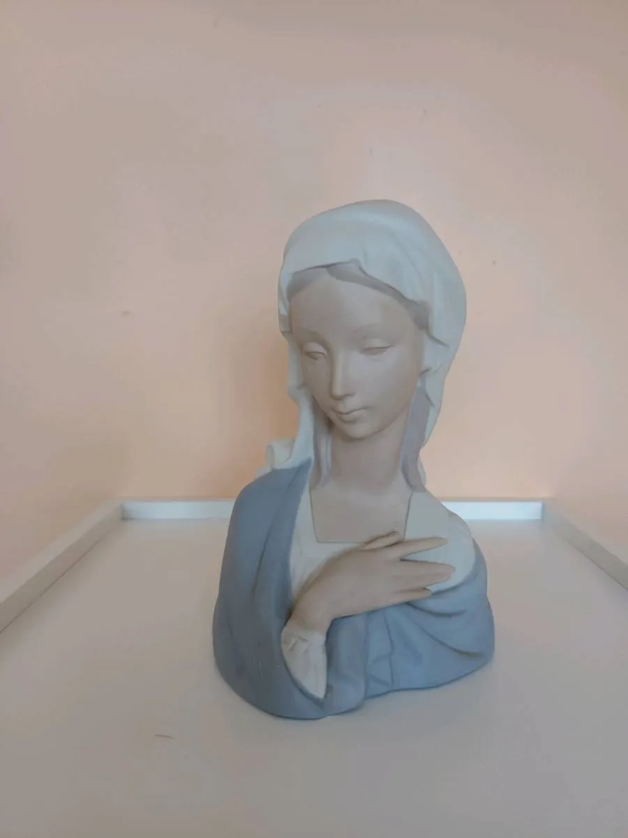 Lladro  Bisque Madonna (Virgin  Mary)  Figurine - Image 1