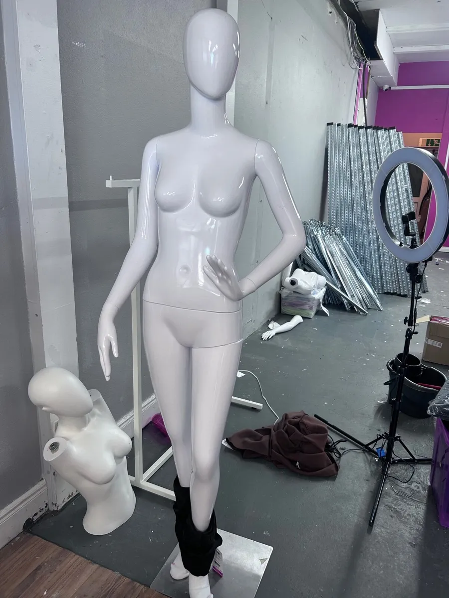 Shop fittings - Image 4