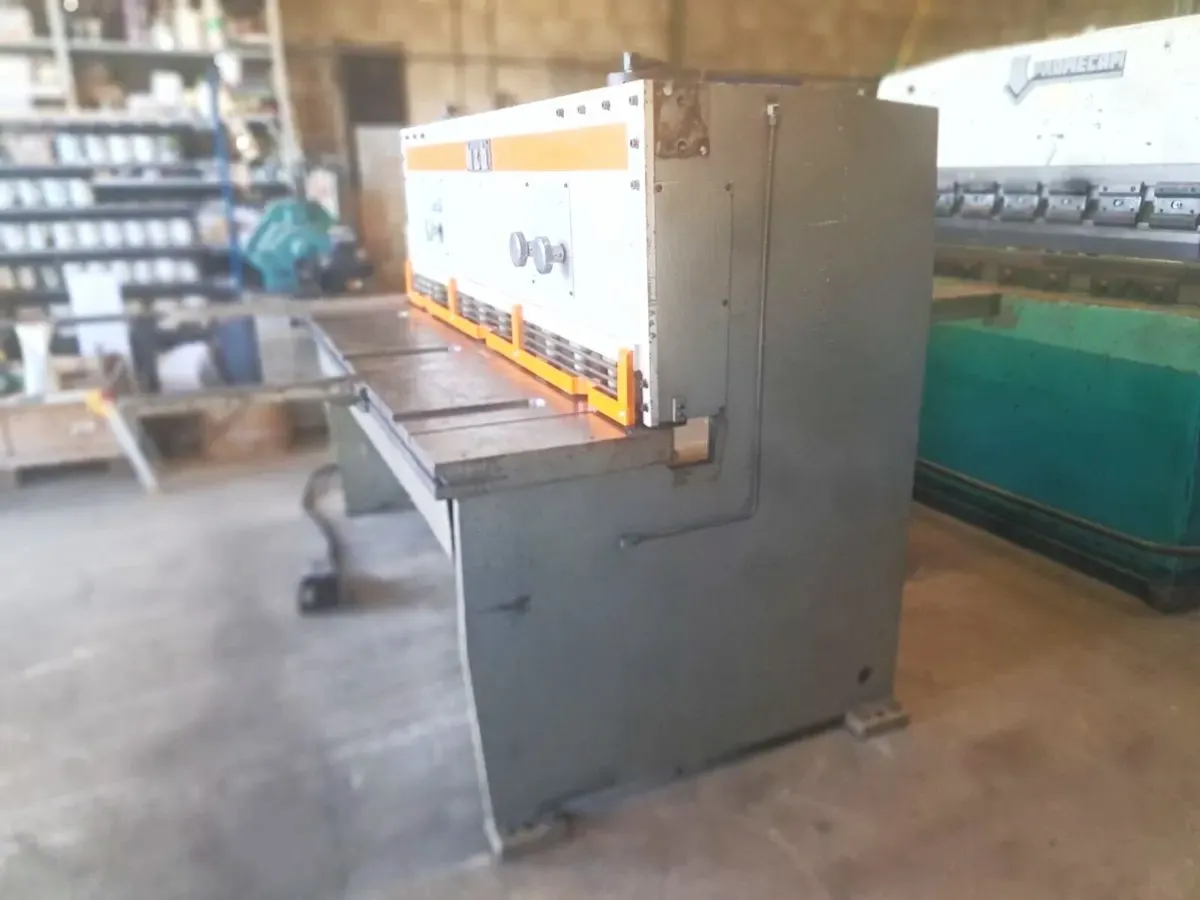 K&B HYDRAULIC GUILLOTINE - Image 3